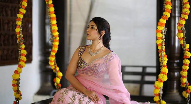 Actress Raashi Khanna Stills